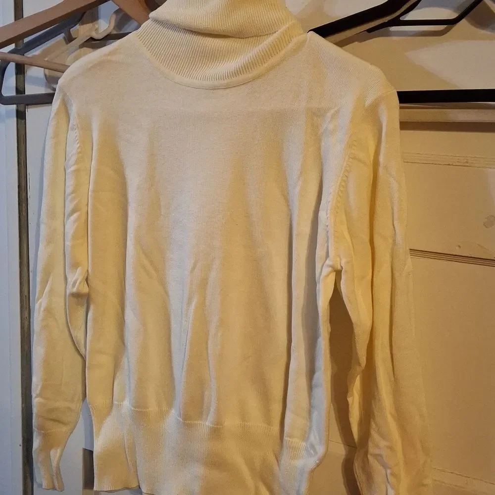 Milano small women's turtleneck sweater (Rox246)
